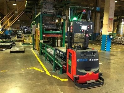機器代人,降本增效!臨工智科57臺叉車AGV助力某輪胎企業打造智能工廠